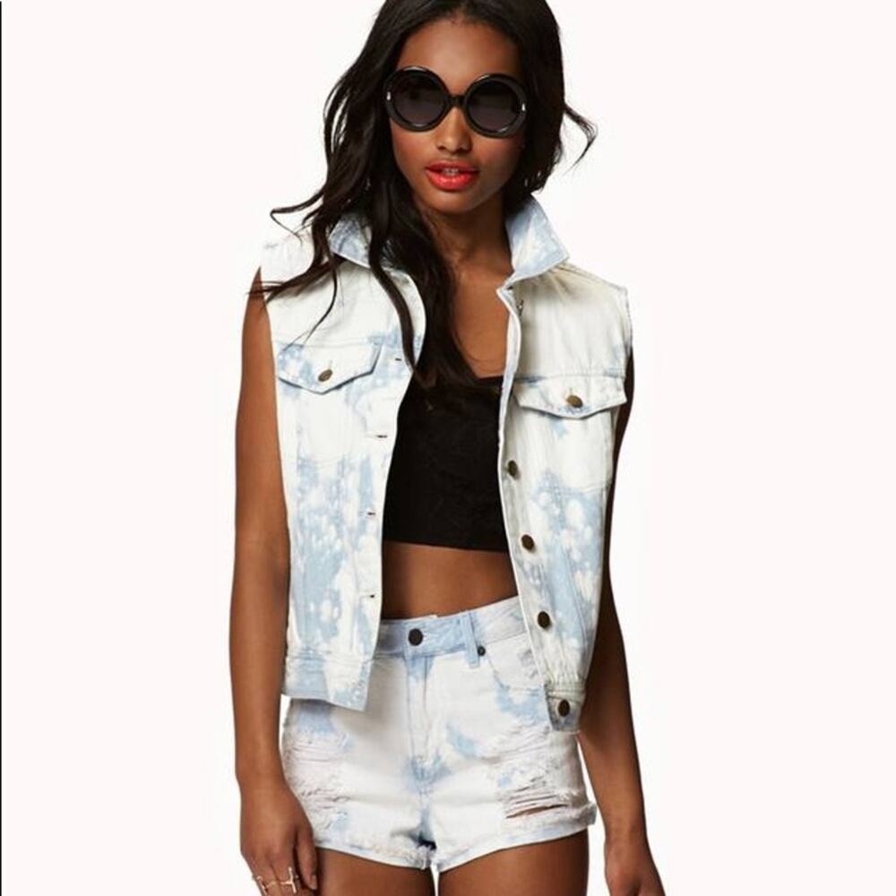 New Forever 21 Bleached Baby Blue Crop Denim Vest